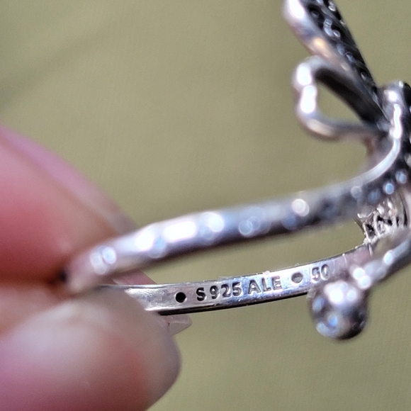 ⭐️Retired Pandora Ring⭐ - Picture 2 of 2